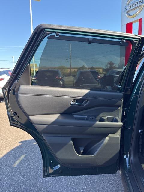 new 2025 Nissan Pathfinder car, priced at $45,203