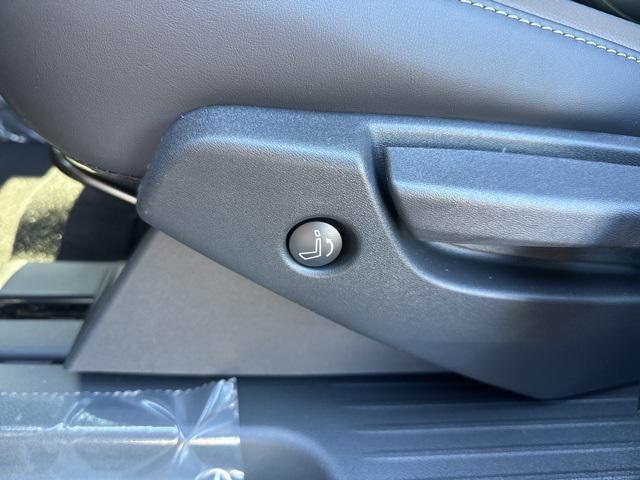 new 2025 Nissan Pathfinder car, priced at $45,203