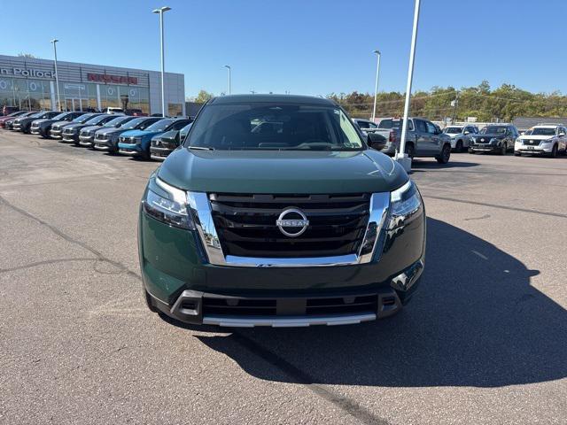 new 2025 Nissan Pathfinder car, priced at $45,203