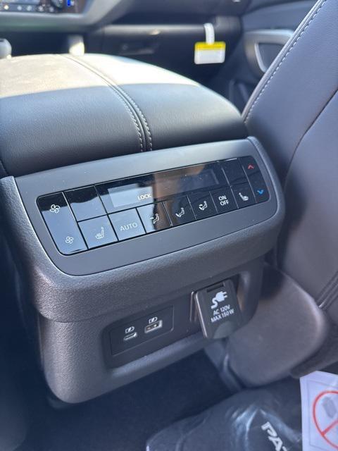 new 2025 Nissan Pathfinder car, priced at $45,203