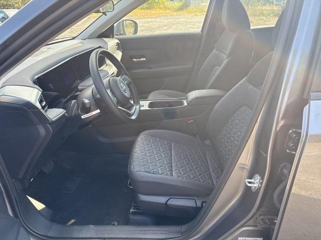 new 2025 Nissan Kicks car, priced at $26,654