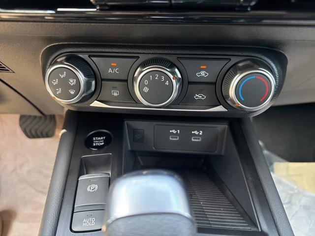 new 2025 Nissan Kicks car, priced at $25,654
