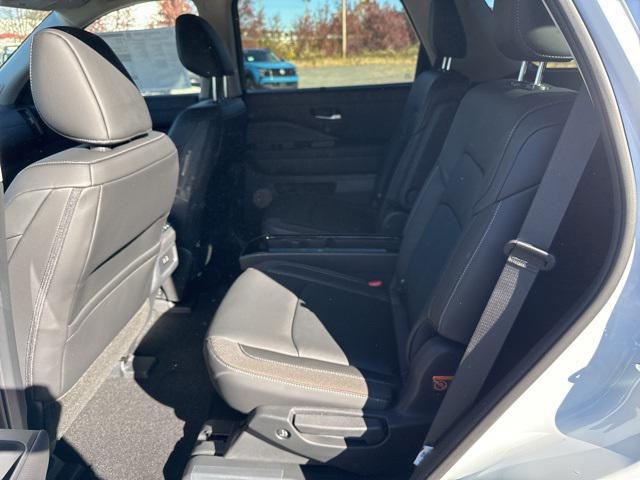 new 2025 Nissan Pathfinder car, priced at $42,580