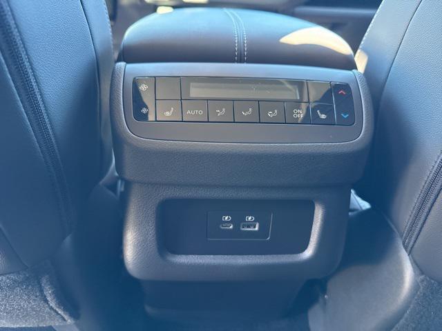 new 2025 Nissan Pathfinder car, priced at $42,580