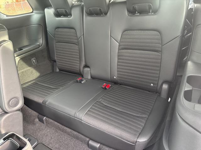 new 2025 Nissan Pathfinder car, priced at $39,813