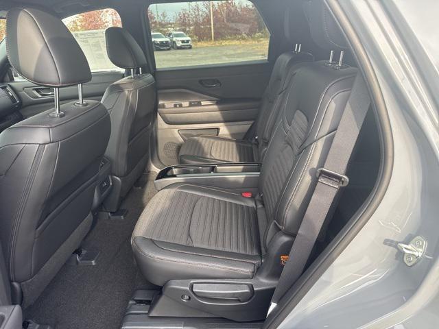 new 2025 Nissan Pathfinder car, priced at $39,813