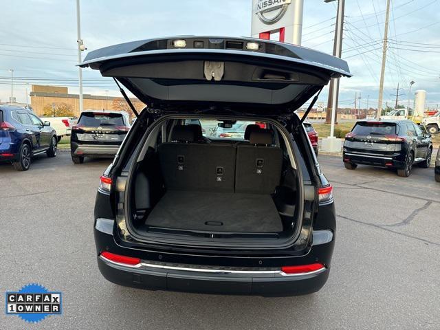 used 2024 Jeep Grand Cherokee car, priced at $35,995