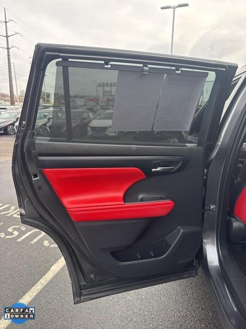 used 2022 Toyota Highlander car, priced at $34,695