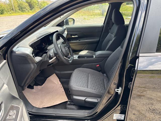 new 2025 Nissan Kicks car, priced at $26,654