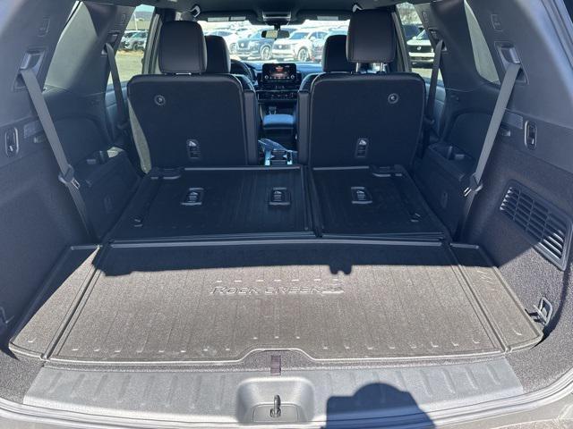 new 2025 Nissan Pathfinder car, priced at $42,175