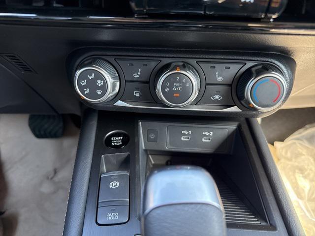 new 2025 Nissan Kicks car, priced at $28,180