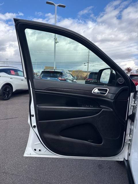 used 2018 Jeep Grand Cherokee car, priced at $13,695