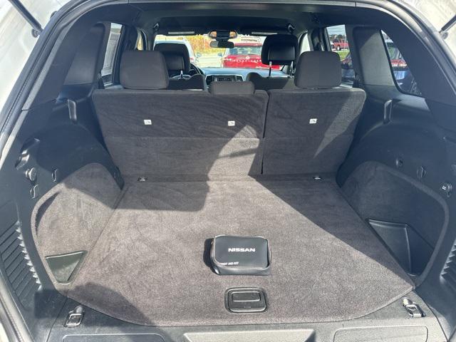 used 2018 Jeep Grand Cherokee car, priced at $13,695