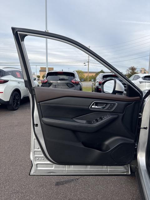 used 2021 Nissan Rogue car, priced at $24,494