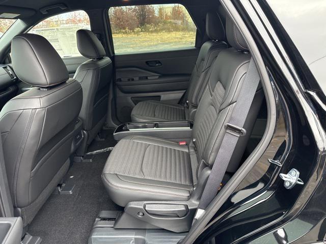 new 2025 Nissan Pathfinder car, priced at $39,161