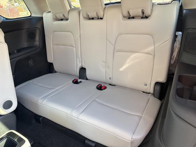 new 2025 Nissan Pathfinder car, priced at $43,102