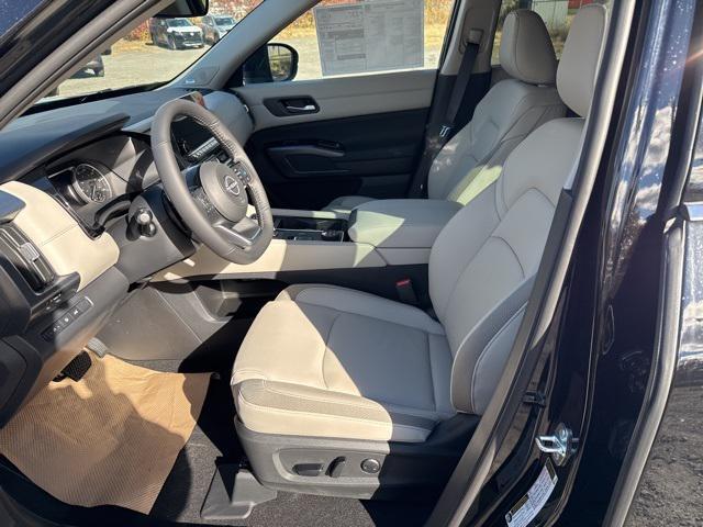 new 2025 Nissan Pathfinder car, priced at $43,102
