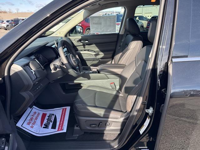 new 2025 Nissan Pathfinder car, priced at $42,857