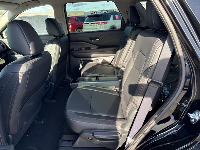 new 2025 Nissan Pathfinder car, priced at $42,857