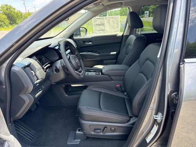 new 2025 Nissan Pathfinder car, priced at $45,609