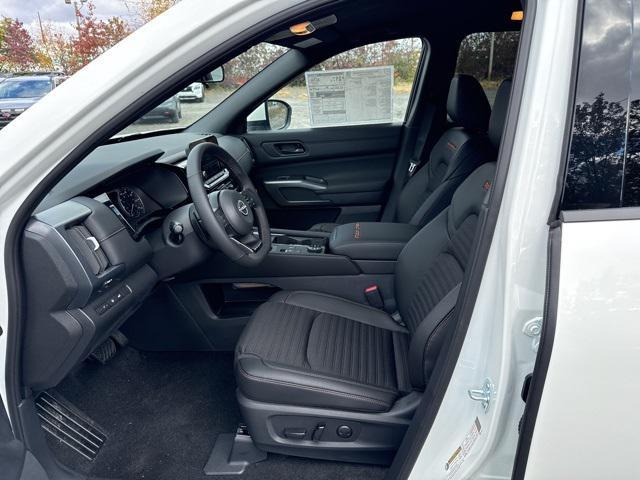 new 2025 Nissan Pathfinder car, priced at $38,911
