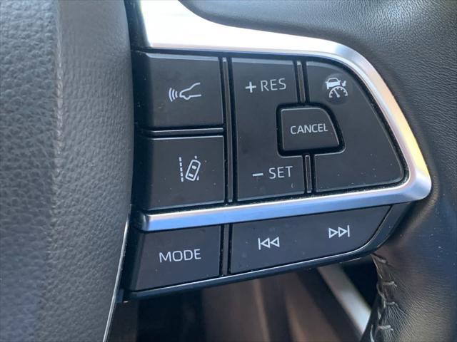 used 2020 Toyota Highlander car, priced at $31,490