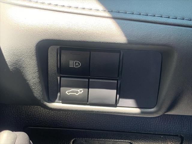 used 2020 Toyota Highlander car, priced at $31,490