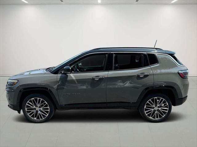 used 2022 Jeep Compass car, priced at $25,000