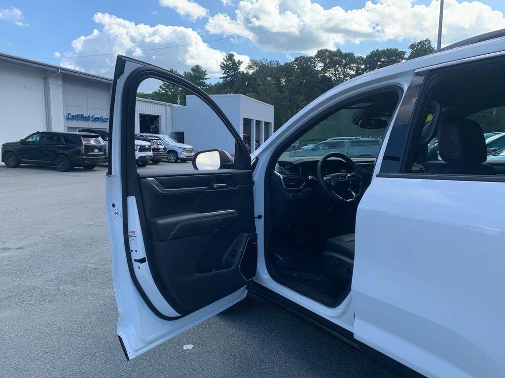 used 2024 GMC Acadia car, priced at $38,998