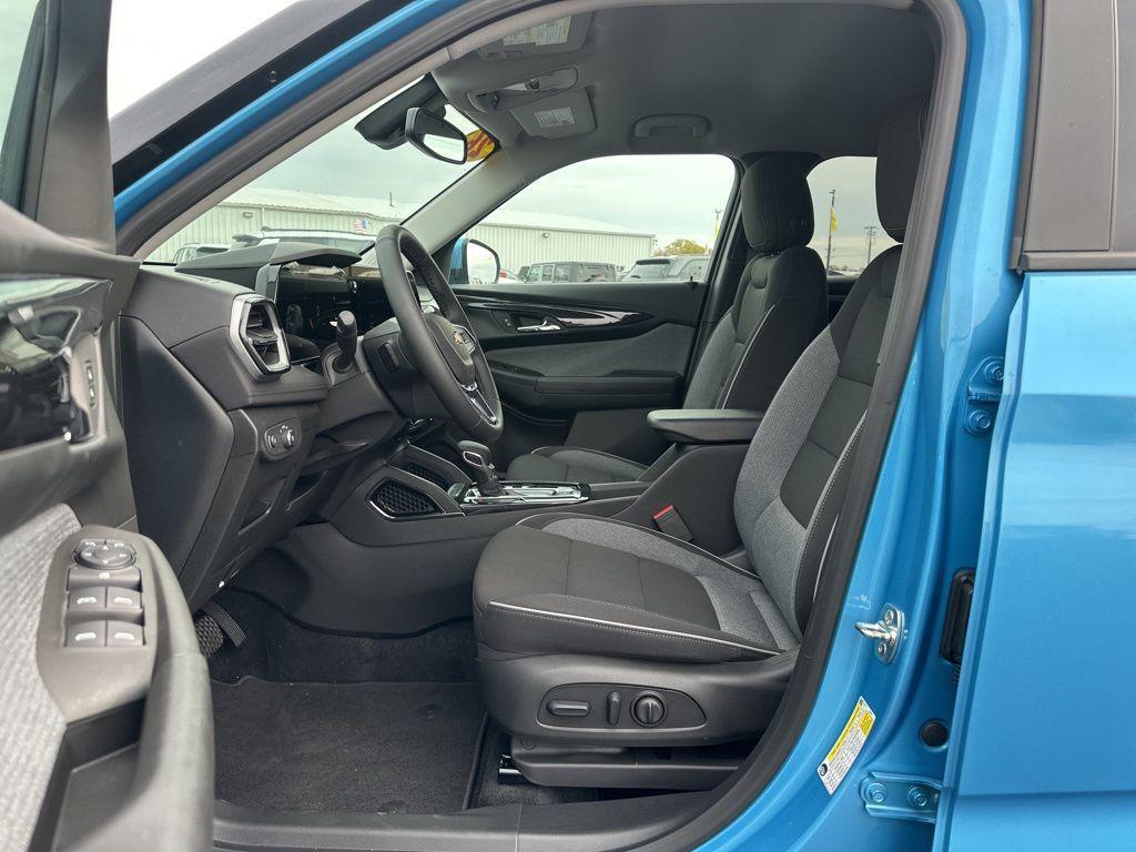 new 2026 Chevrolet TrailBlazer car, priced at $30,270