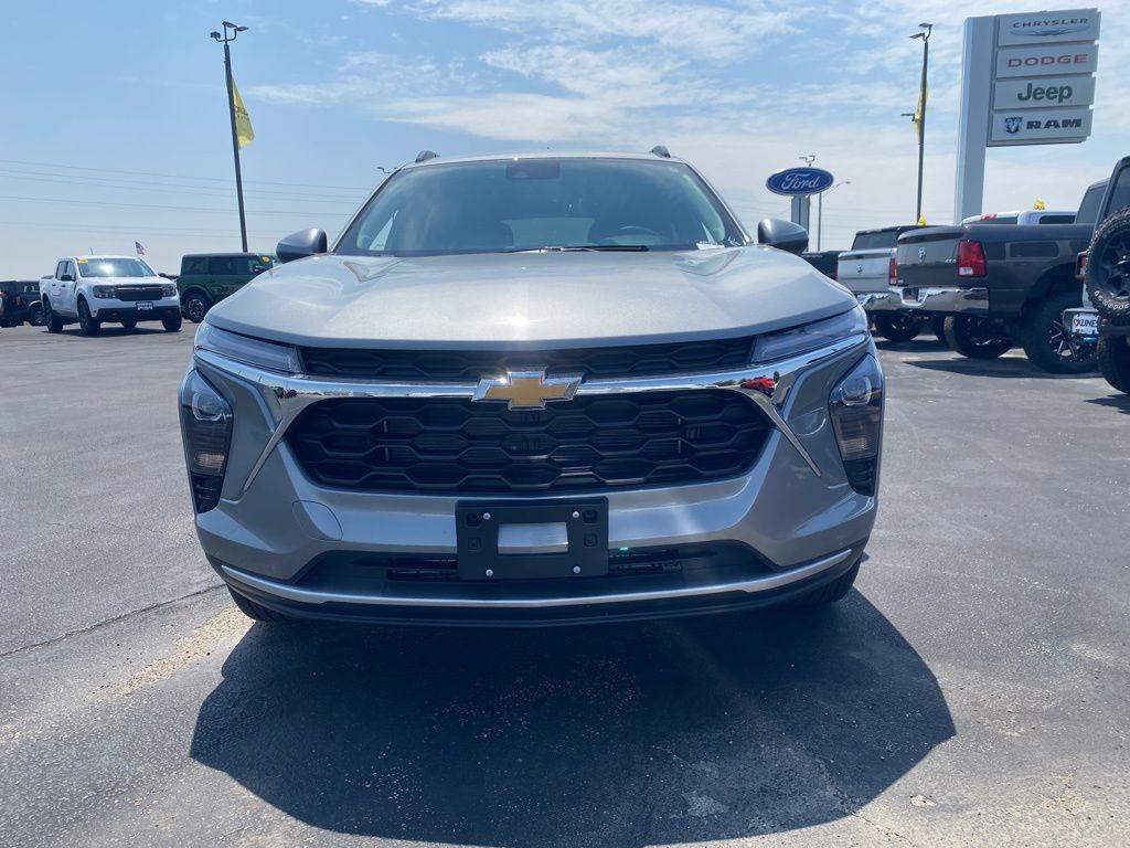 new 2025 Chevrolet Trax car, priced at $23,095