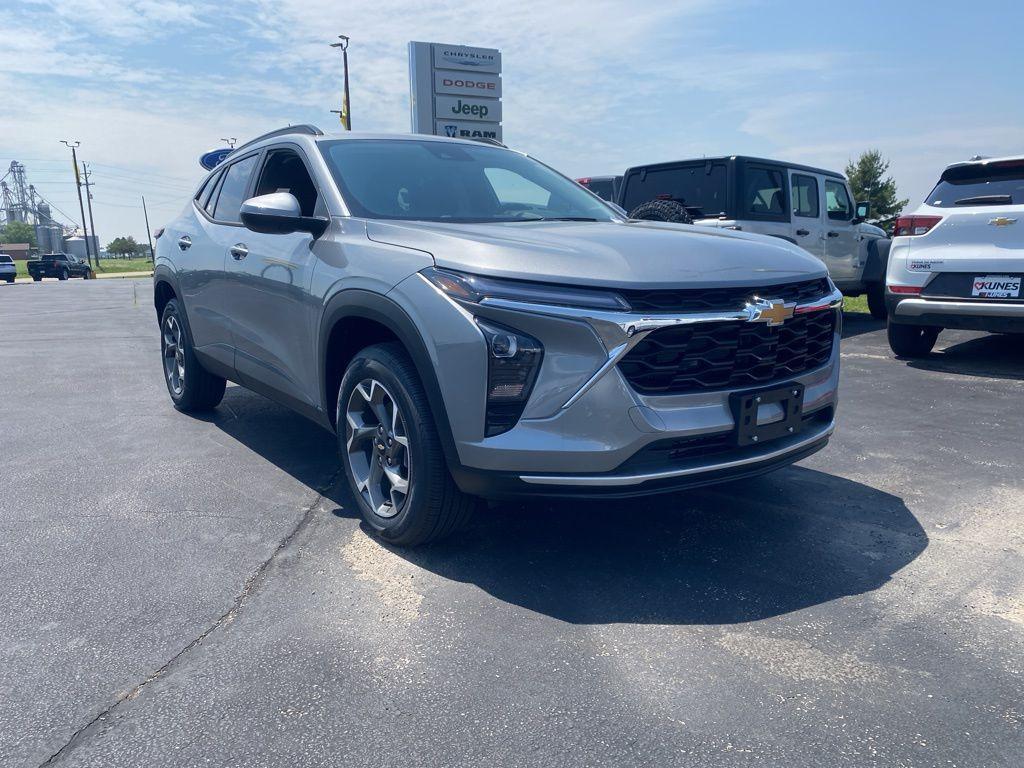 new 2025 Chevrolet Trax car, priced at $23,095