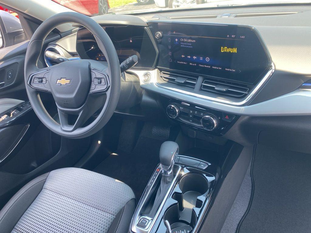 new 2025 Chevrolet Trax car, priced at $23,095