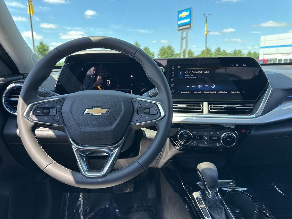 new 2025 Chevrolet Trax car, priced at $25,085