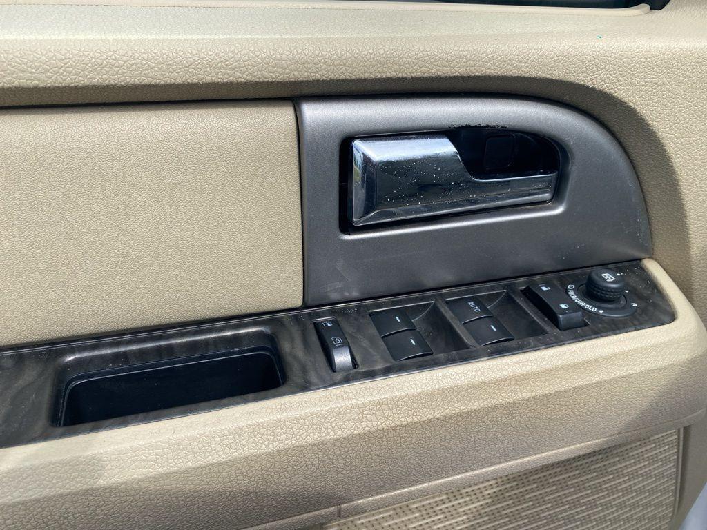 used 2017 Ford Expedition car, priced at $13,874