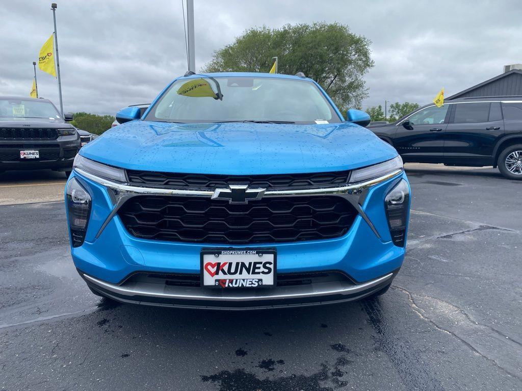 new 2025 Chevrolet Trax car, priced at $25,225