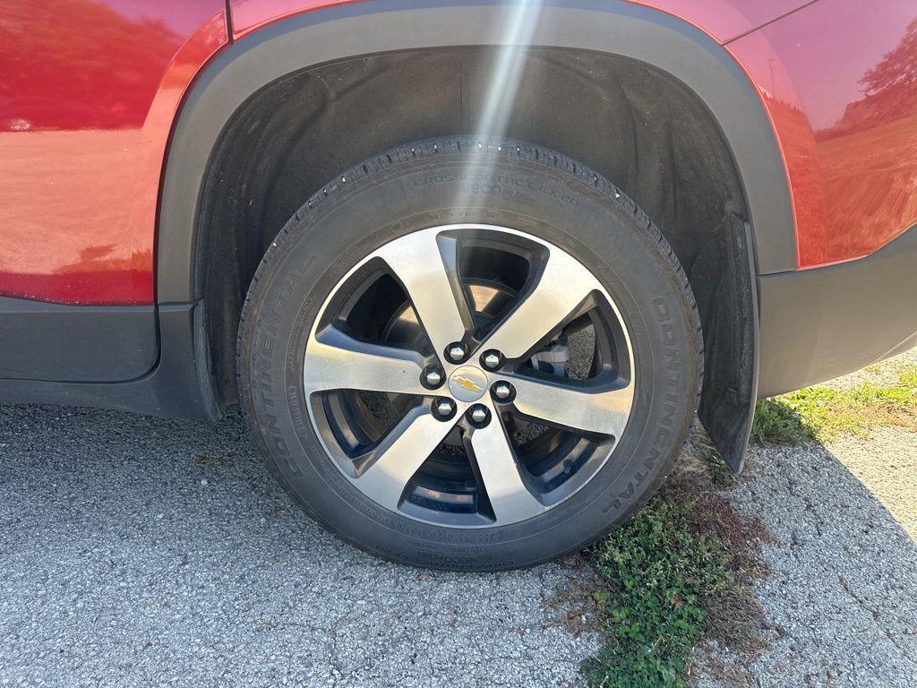 used 2022 Chevrolet Traverse car, priced at $29,874