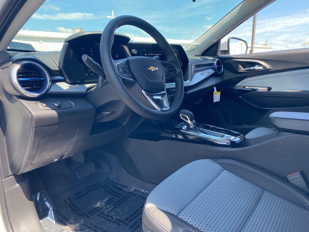 new 2025 Chevrolet Trax car, priced at $25,485