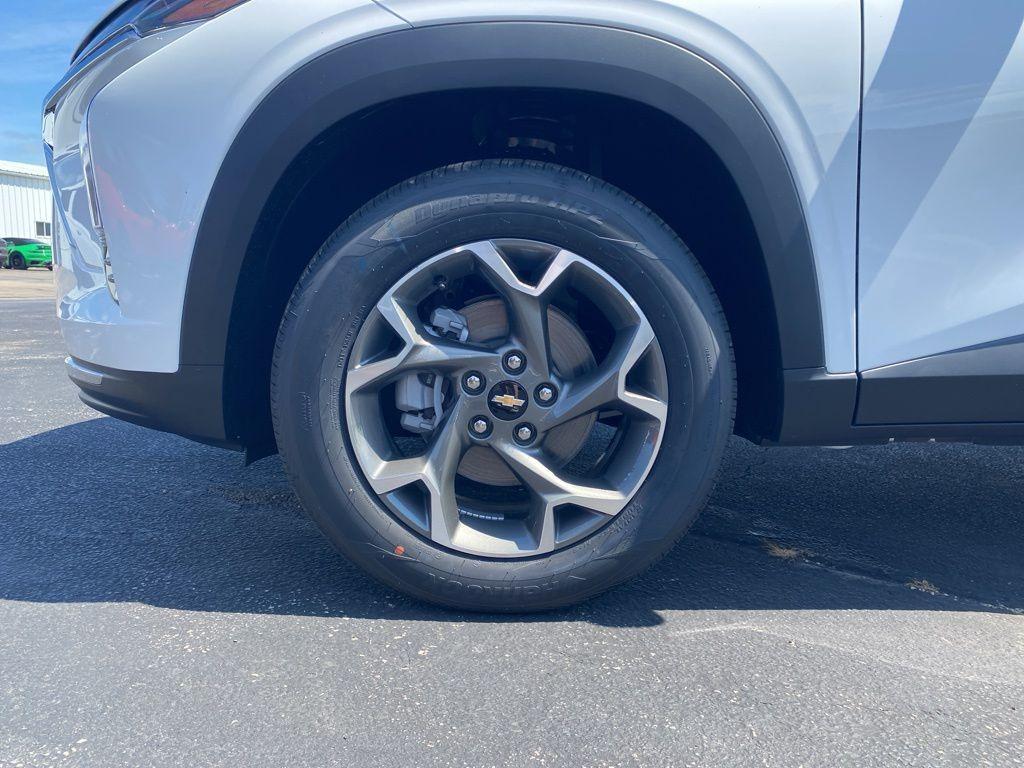 new 2025 Chevrolet Trax car, priced at $25,485