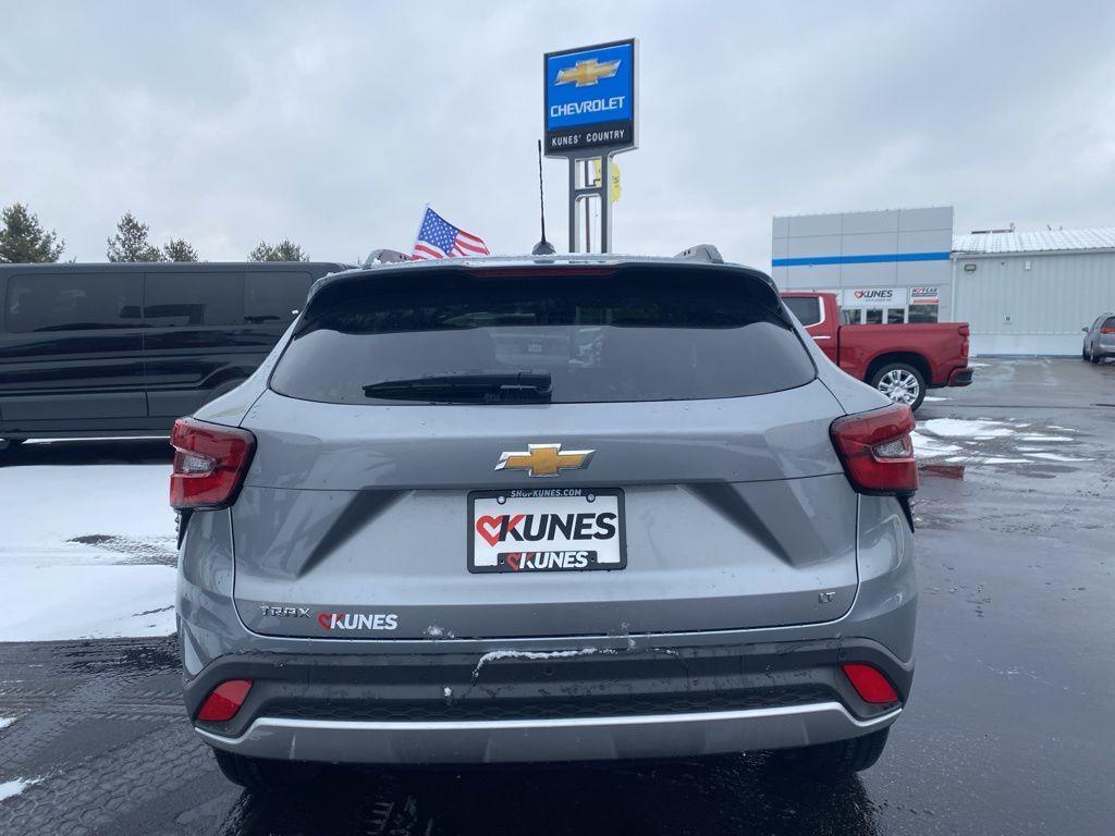 new 2025 Chevrolet Trax car, priced at $22,180