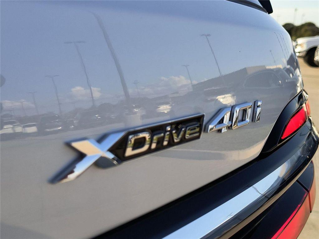 new 2026 BMW X7 car, priced at $100,170