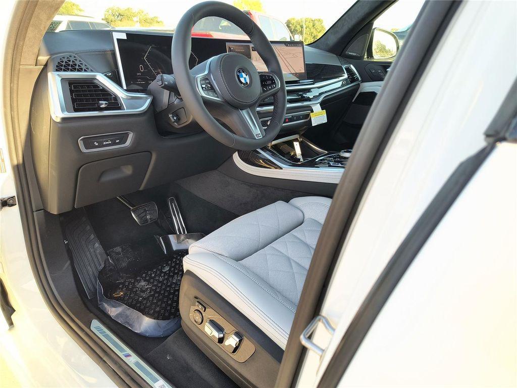 new 2026 BMW X7 car, priced at $100,170