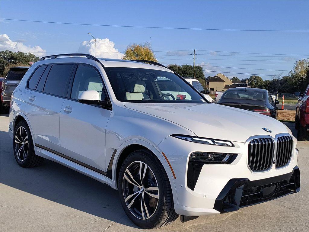 new 2026 BMW X7 car, priced at $100,170