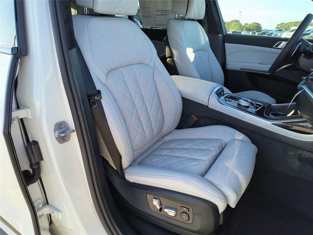 new 2026 BMW X7 car, priced at $100,170