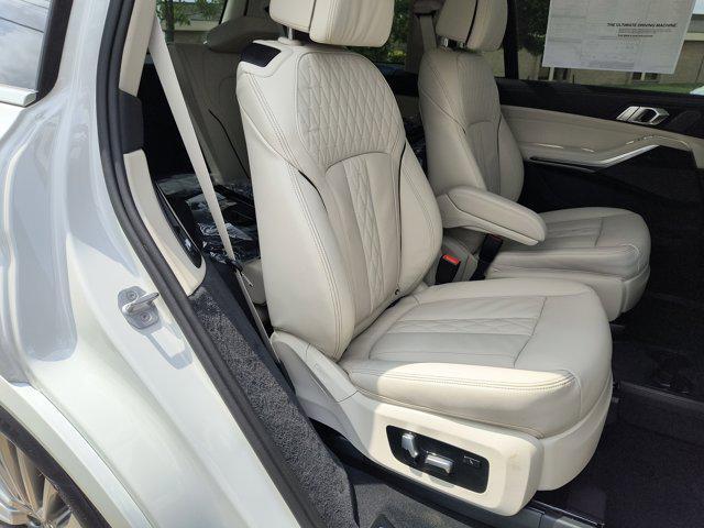 new 2025 BMW X7 car, priced at $99,380
