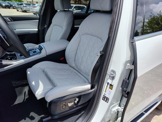 new 2025 BMW X7 car, priced at $96,735