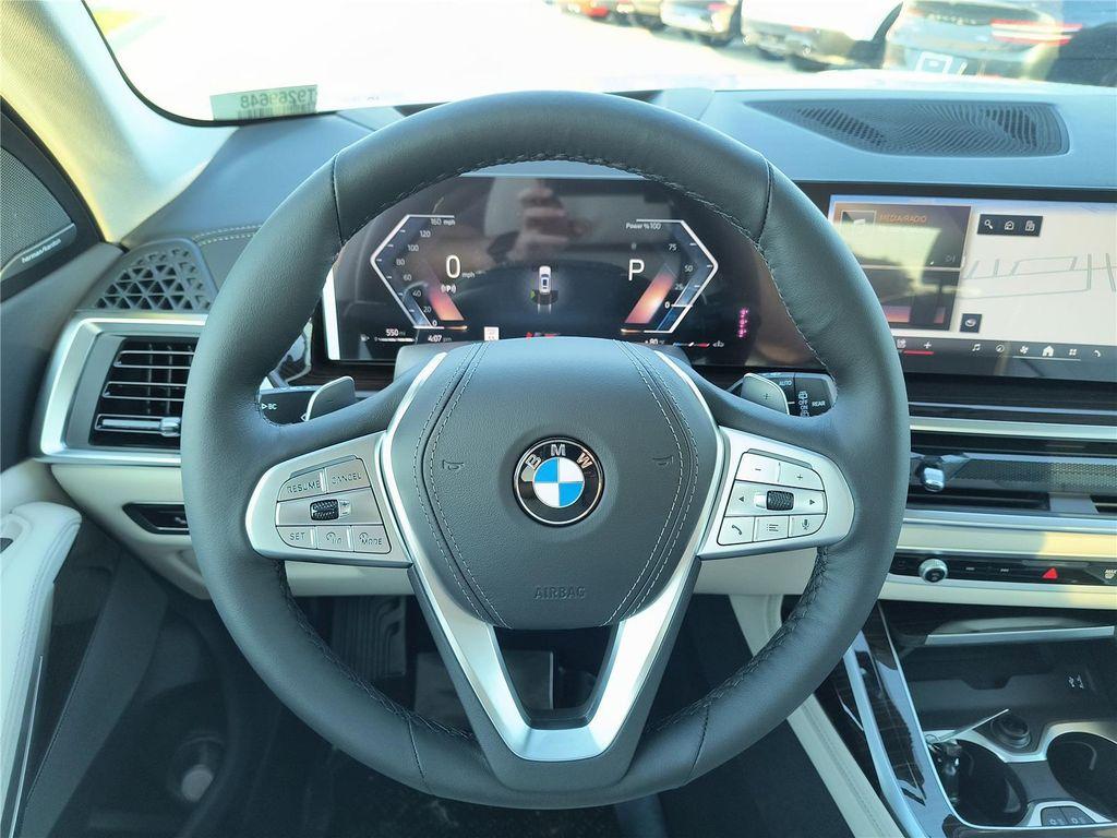 new 2026 BMW X7 car, priced at $100,130