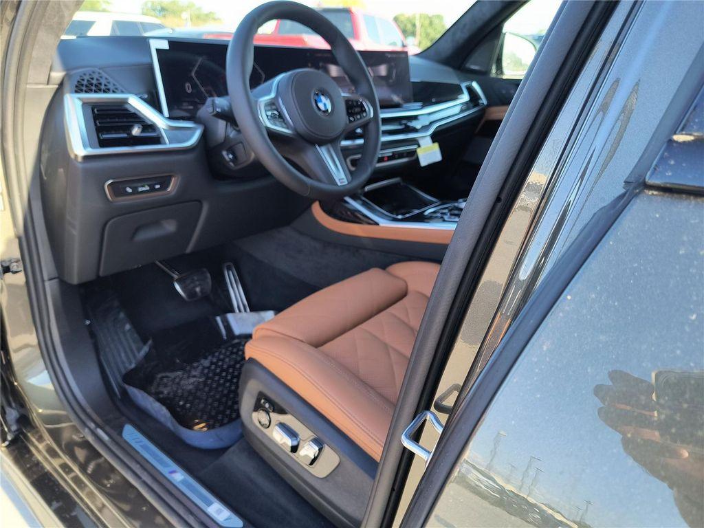 new 2026 BMW X7 car, priced at $102,125