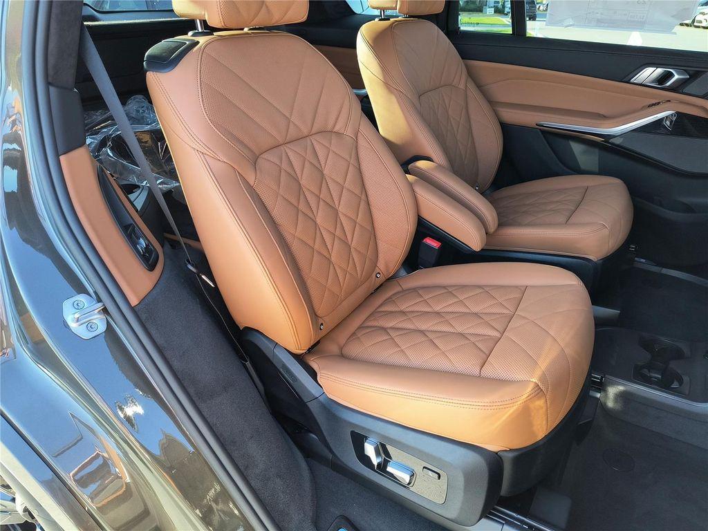 new 2026 BMW X7 car, priced at $102,125