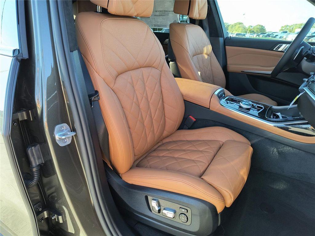 new 2026 BMW X7 car, priced at $102,125